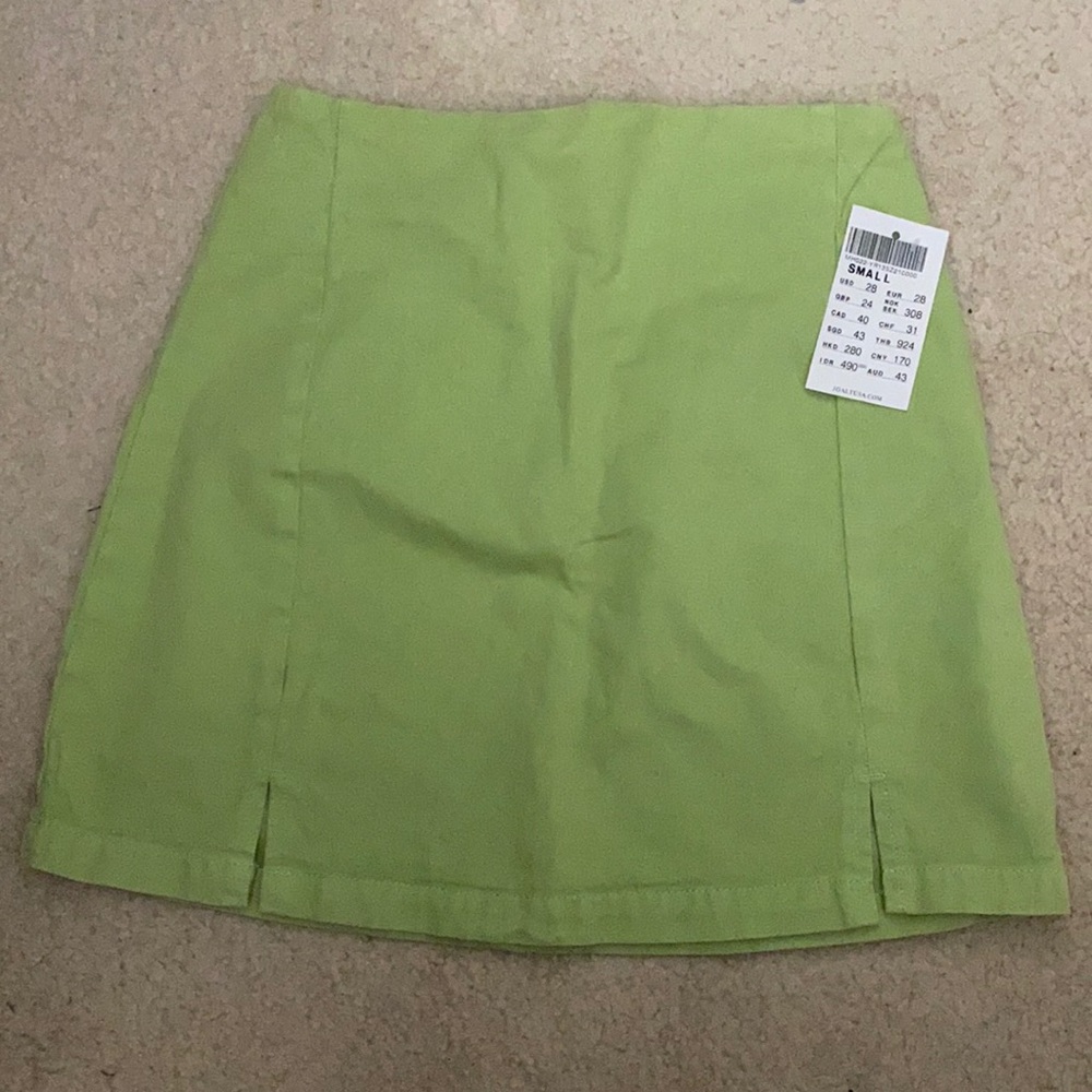 BRANDY MELVILLE GREEN SKIRT